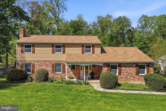 2 WOODBRIAR DR, Media, PA 19063