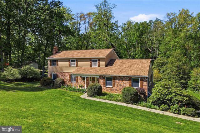 2 WOODBRIAR DR, Media, PA 19063