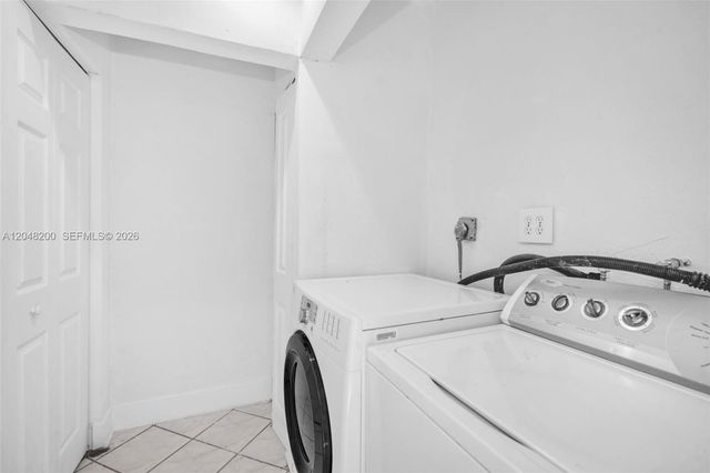 7022 SW 19th Ct, North Lauderdale, FL 33068