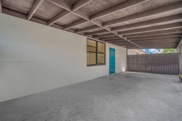 7022 SW 19th Ct, North Lauderdale, FL 33068