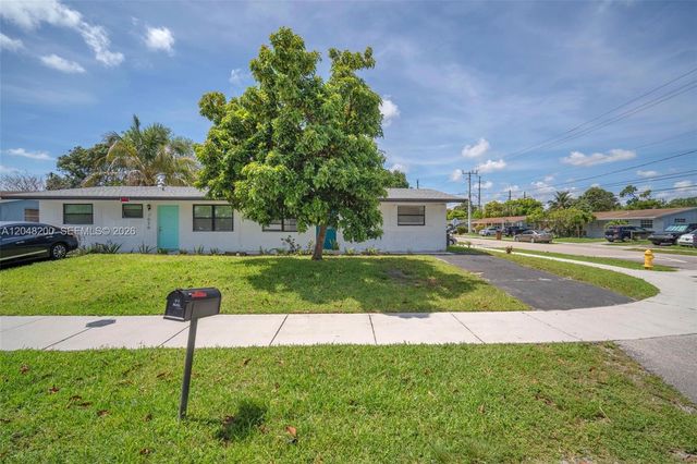 7022 SW 19th Ct, North Lauderdale, FL 33068