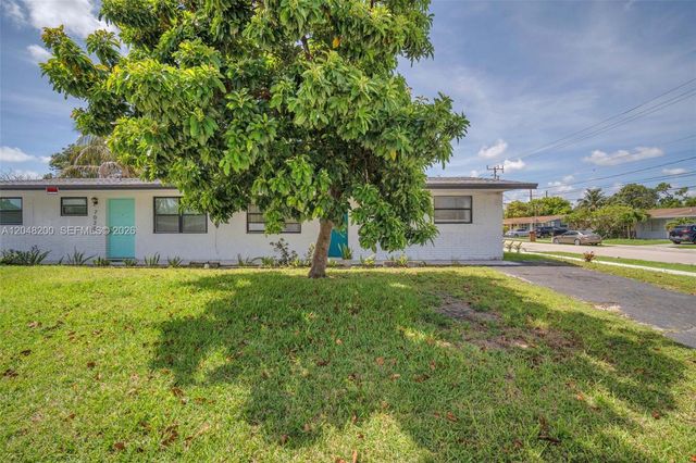 7022 SW 19th Ct, North Lauderdale, FL 33068