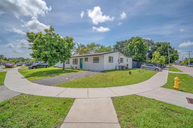 7022 SW 19th Ct, North Lauderdale, FL 33068