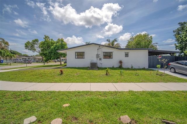 7022 SW 19th Ct, North Lauderdale, FL 33068
