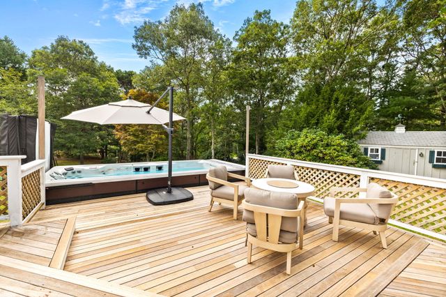 264 Hill And Plain Road, East Falmouth, MA 02536