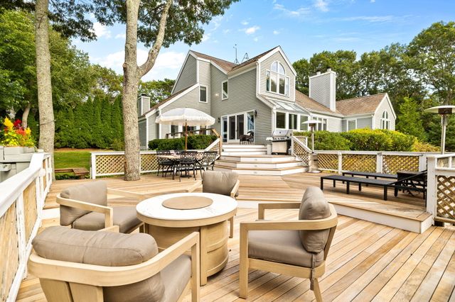 264 Hill And Plain Road, East Falmouth, MA 02536