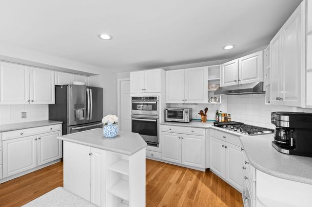 264 Hill And Plain Road, East Falmouth, MA 02536