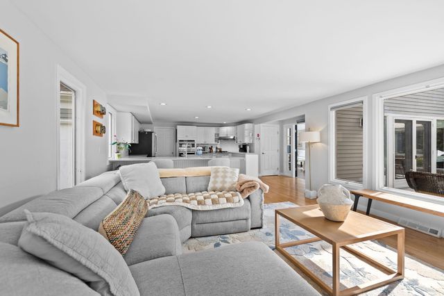 264 Hill And Plain Road, East Falmouth, MA 02536