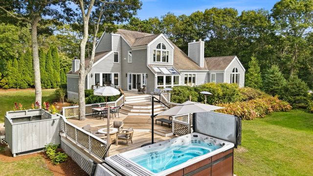 264 Hill And Plain Road, East Falmouth, MA 02536