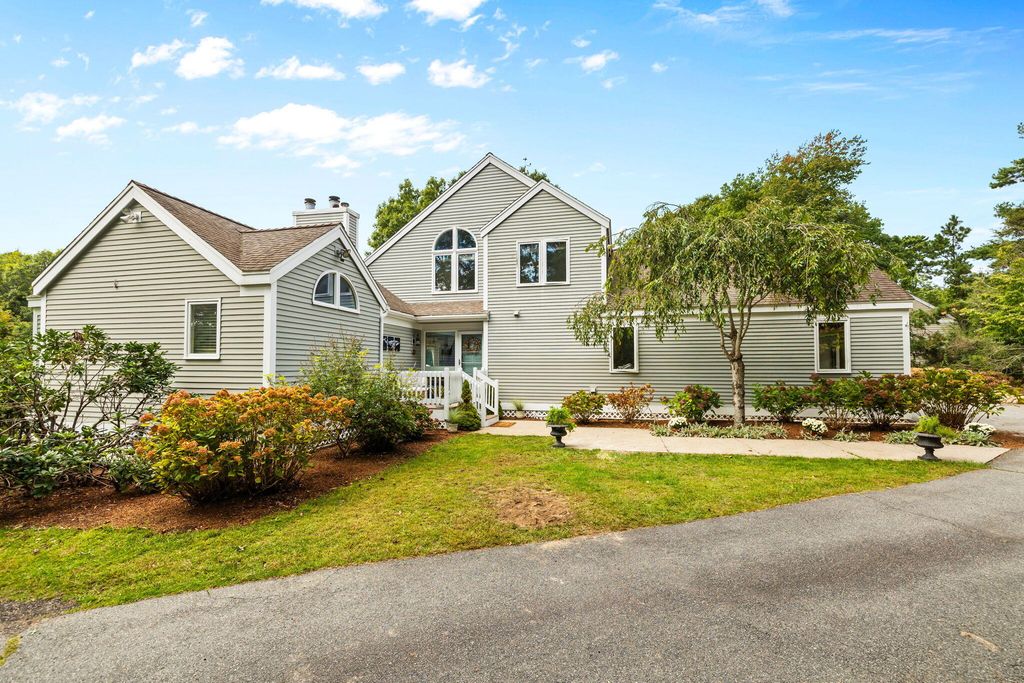 264 Hill And Plain Road, East Falmouth, MA 02536