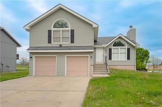 11201 N Lewis Avenue, Kansas City, MO 64157