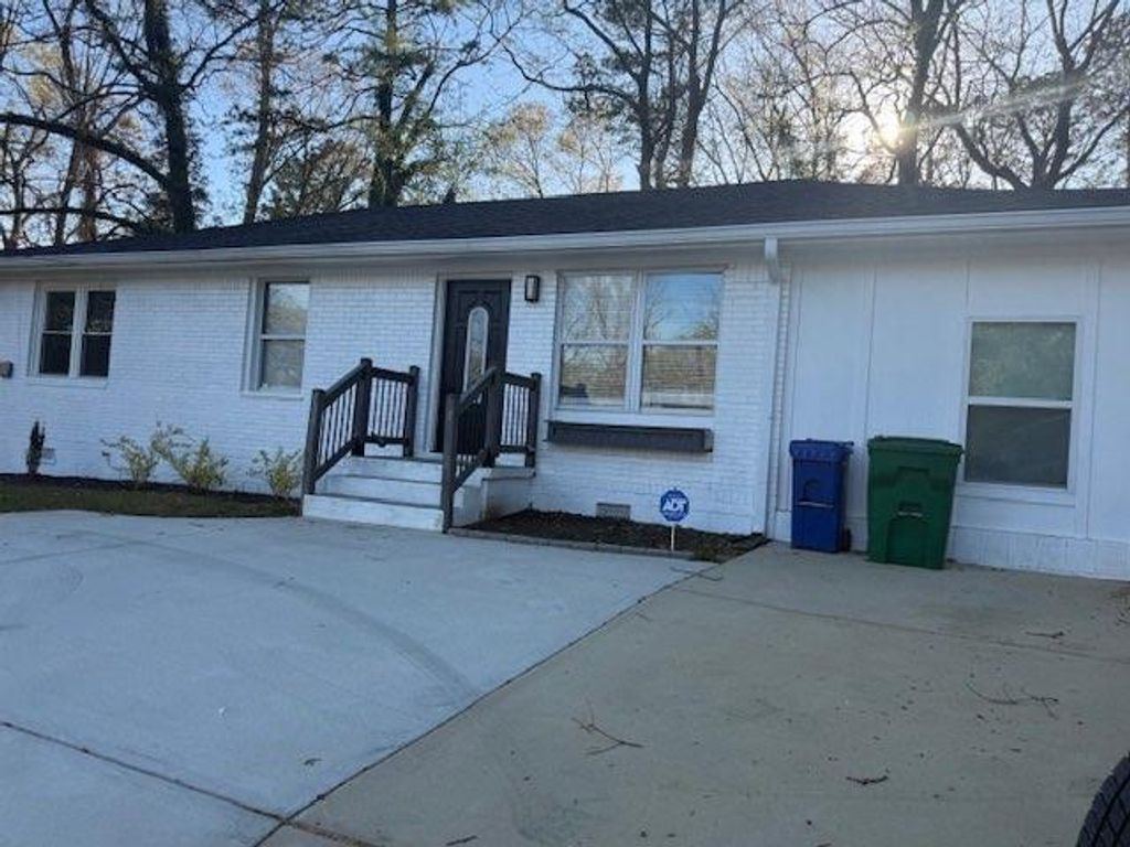 2899 Gresham Road, Atlanta, GA 30316