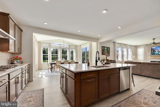 121 POE DR, Winchester, VA 22602