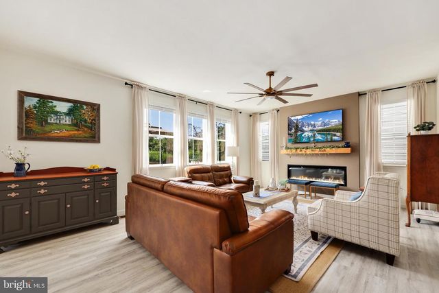 121 POE DR, Winchester, VA 22602