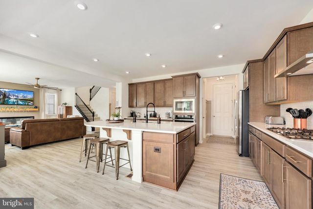 121 POE DR, Winchester, VA 22602