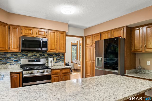 52 Elm Meadows 52, Enfield, CT 06082