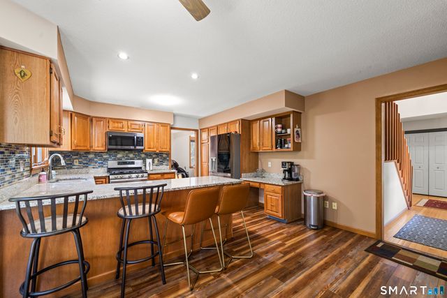 52 Elm Meadows 52, Enfield, CT 06082
