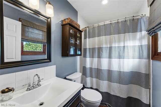 7391 Hidden Glen Drive, Amherst, OH 44001