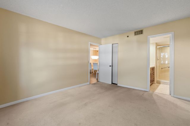 4640 Lucerne Lakes Boulevard W 306, Lake Worth, FL 33467