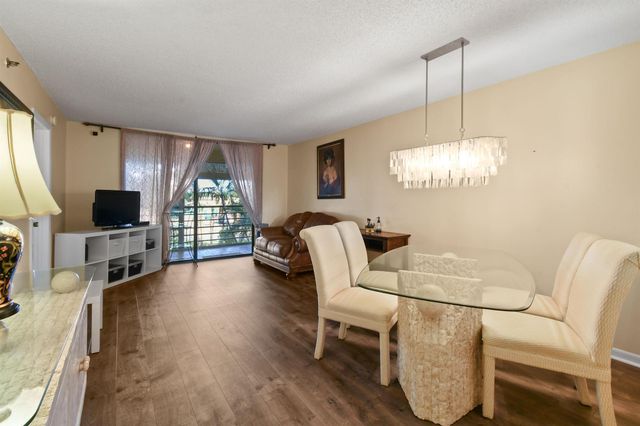 4640 Lucerne Lakes Boulevard W 306, Lake Worth, FL 33467