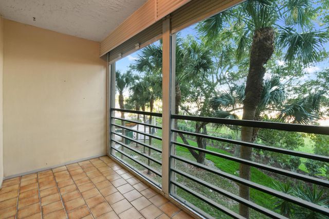 4640 Lucerne Lakes Boulevard W 306, Lake Worth, FL 33467