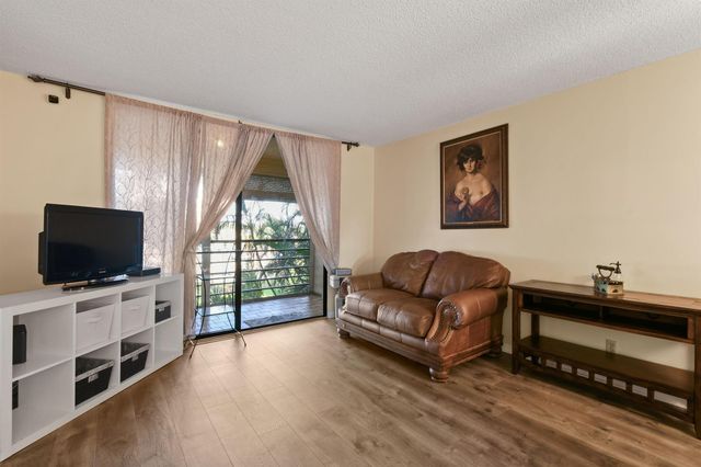 4640 Lucerne Lakes Boulevard W 306, Lake Worth, FL 33467