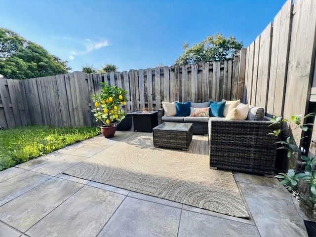 2690 N Nob Hill Road, Sunrise, FL 33322