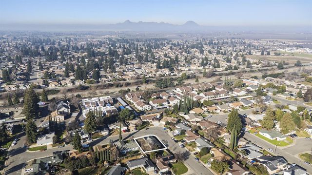 1212 Rosewood Dr, Yuba City, CA 95991