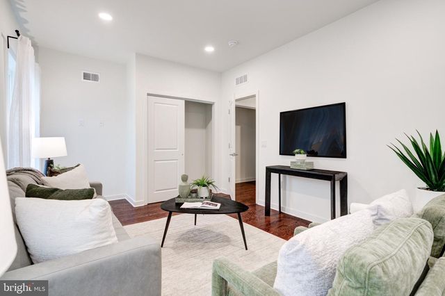 2022 E FLETCHER ST, Philadelphia, PA 19125