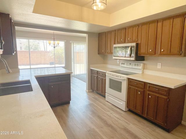2243 W McRae Way, Phoenix, AZ 85027