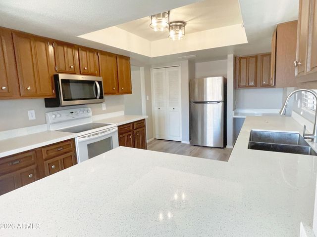 2243 W McRae Way, Phoenix, AZ 85027