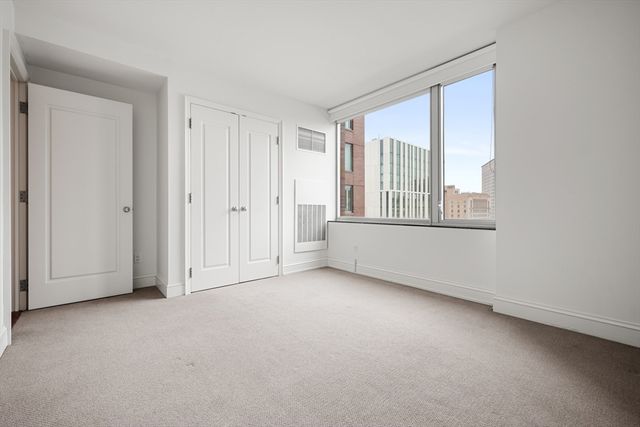 1 Charles St S 1401, Boston, MA 02116