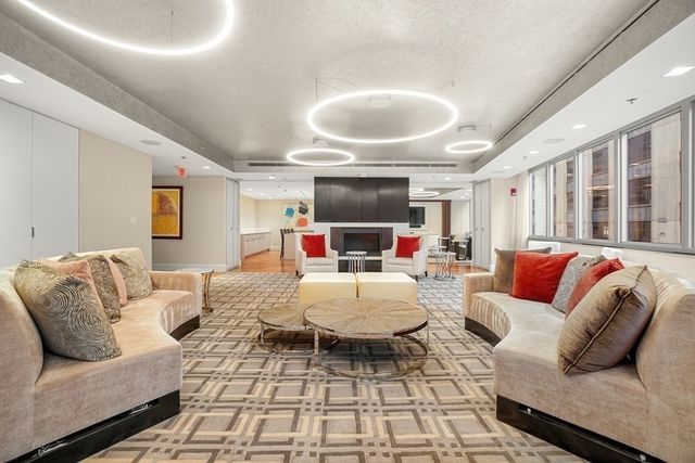 1 Charles St S 1401, Boston, MA 02116