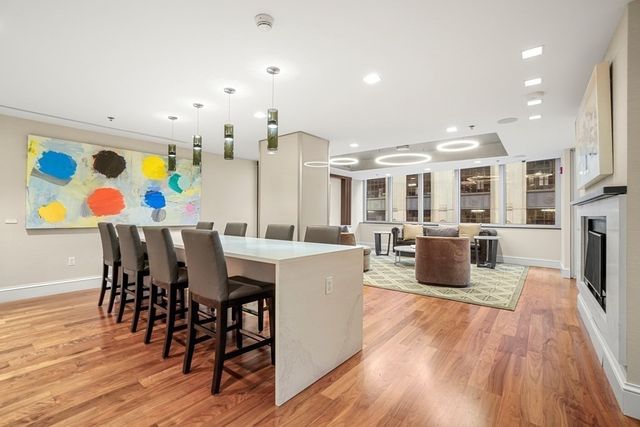 1 Charles St S 1401, Boston, MA 02116
