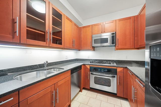 1 Charles St S 1401, Boston, MA 02116