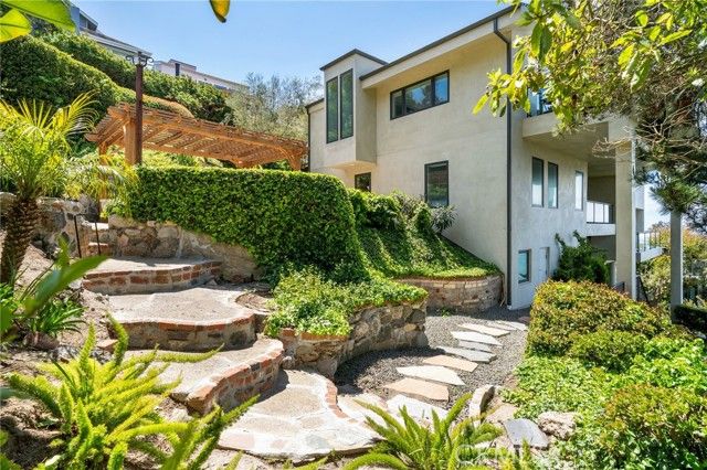 790 Hermosa Way, Laguna Beach, CA 92651