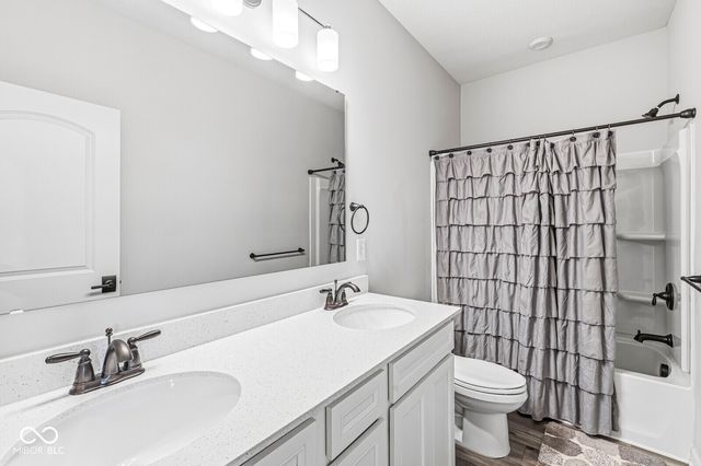 9754 Junction Station, Fishers, IN 46037