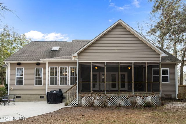 123 Bayshore Drive, Sneads Ferry, NC 28460