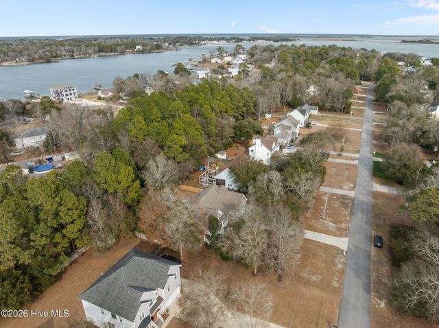 123 Bayshore Drive, Sneads Ferry, NC 28460
