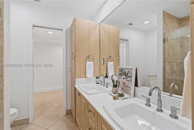 7311 Sabal Dr, Miami Lakes, FL 33014