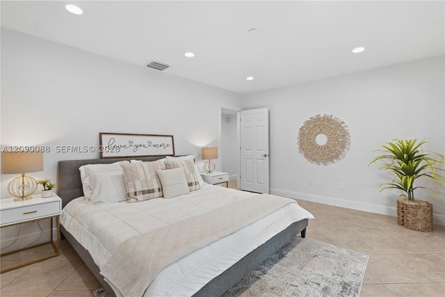 7311 Sabal Dr, Miami Lakes, FL 33014