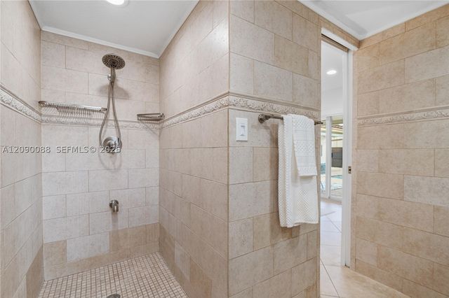 7311 Sabal Dr, Miami Lakes, FL 33014