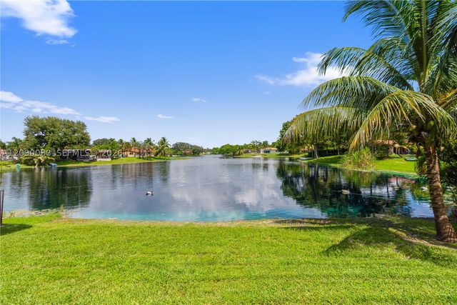 7311 Sabal Dr, Miami Lakes, FL 33014