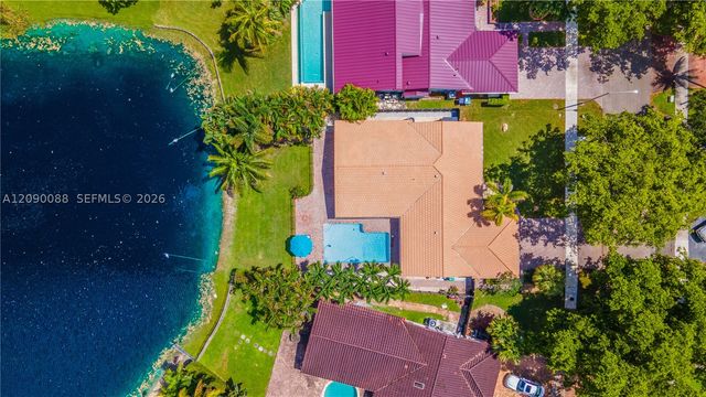 7311 Sabal Dr, Miami Lakes, FL 33014