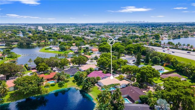 7311 Sabal Dr, Miami Lakes, FL 33014
