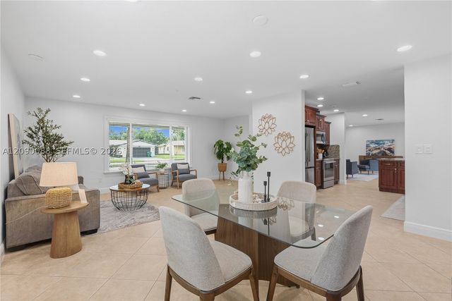 7311 Sabal Dr, Miami Lakes, FL 33014