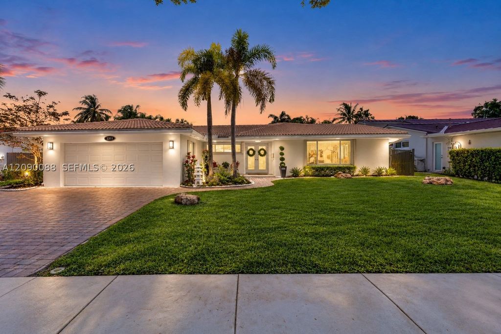 7311 Sabal Dr, Miami Lakes, FL 33014