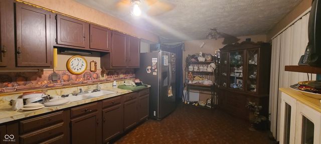 2215 Fountain Street, Anderson, IN 46016