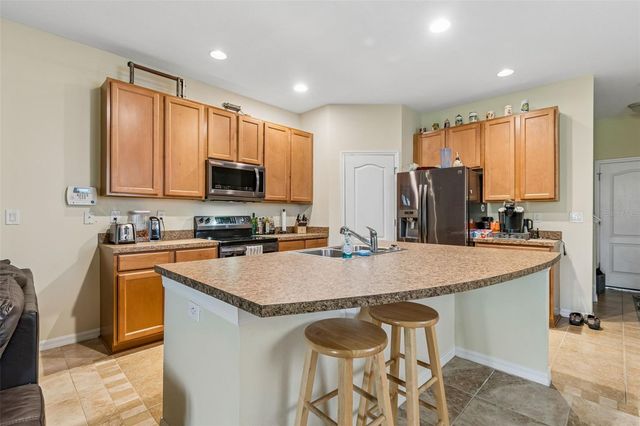 5017 WHITE SANDERLING COURT, Tampa, FL 33619