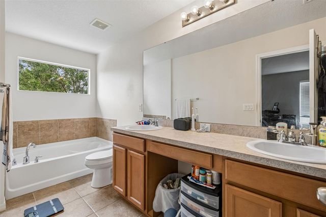 5017 WHITE SANDERLING COURT, Tampa, FL 33619